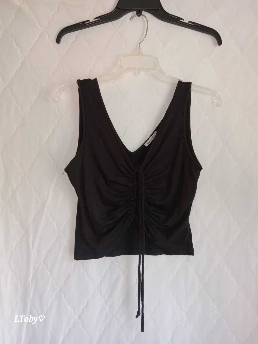 Heart & Hips Black Ruched V-Neck Crop Tank